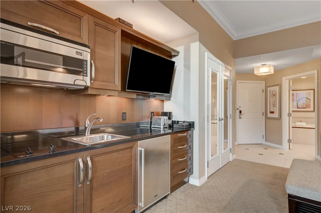 125 HARMON, Las Vegas, NV 89109