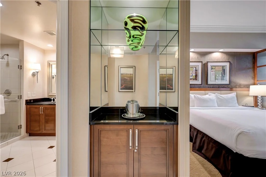 125 HARMON, Las Vegas, NV 89109