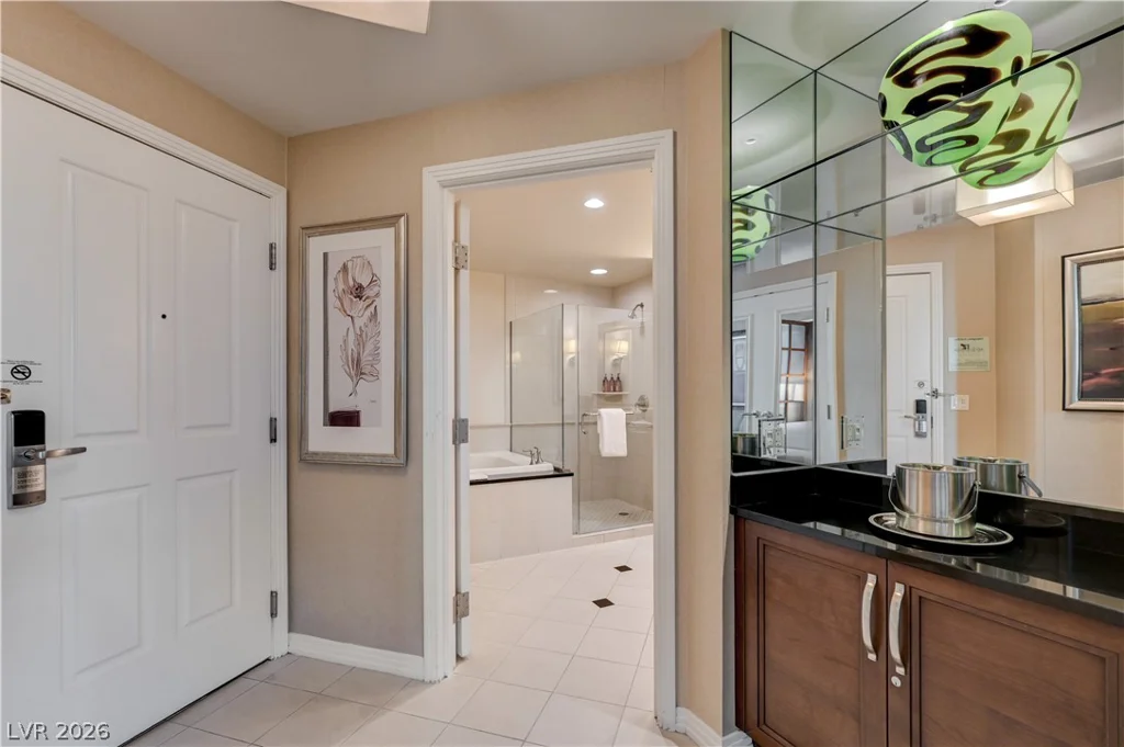 125 HARMON, Las Vegas, NV 89109