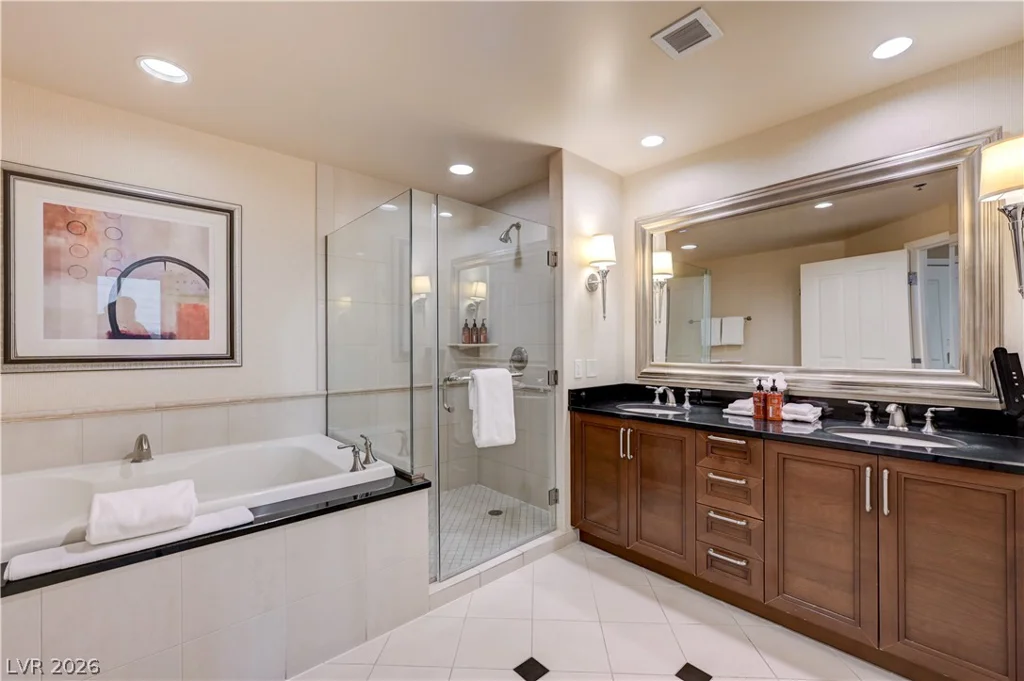 125 HARMON, Las Vegas, NV 89109