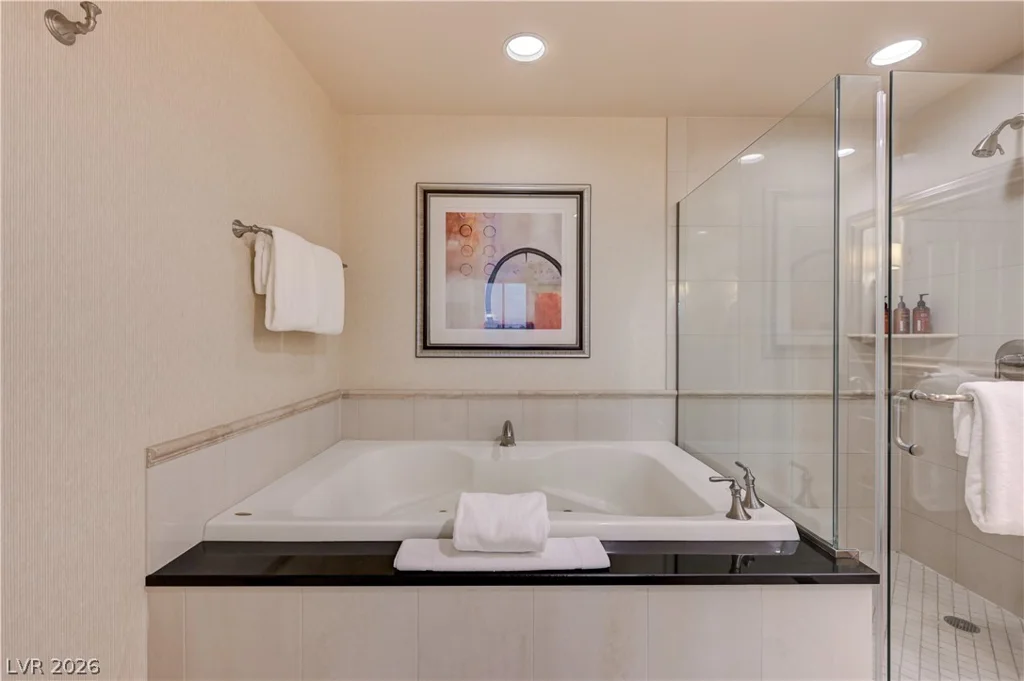 125 HARMON, Las Vegas, NV 89109