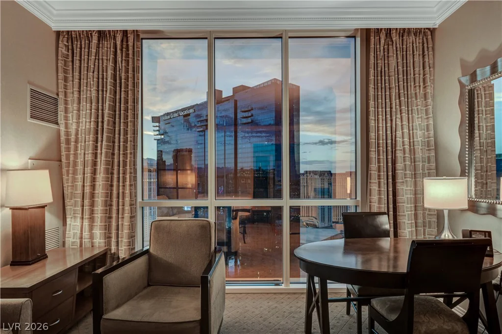 125 HARMON, Las Vegas, NV 89109