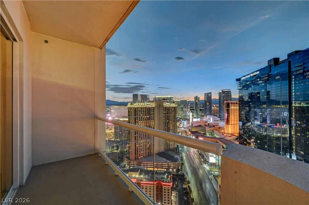 125 HARMON, Las Vegas, NV 89109