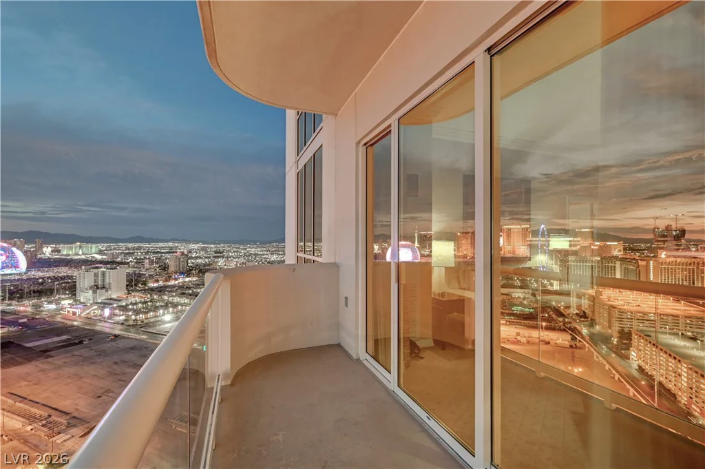 125 HARMON, Las Vegas, NV 89109