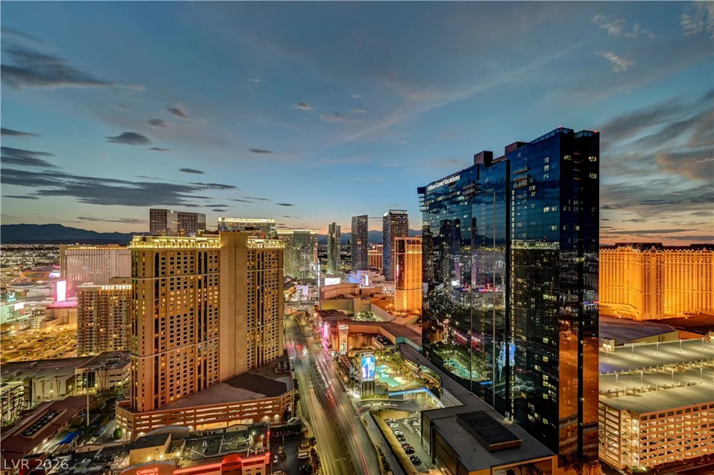 125 HARMON, Las Vegas, NV 89109