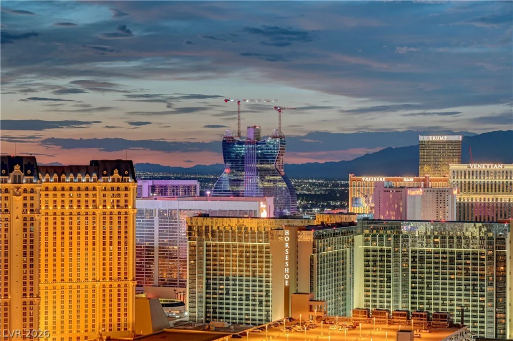 125 HARMON, Las Vegas, NV 89109