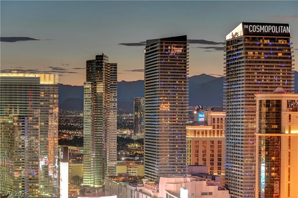 125 HARMON, Las Vegas, NV 89109