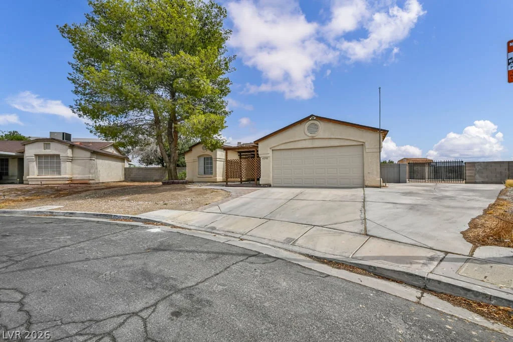 4290 Ripple River, Las Vegas, NV 89115