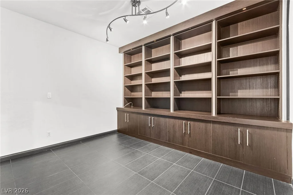 10425 Carmel Mountain, Las Vegas, NV 89144