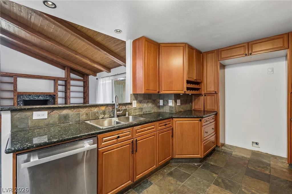 5829 Thor, Las Vegas, NV 89103