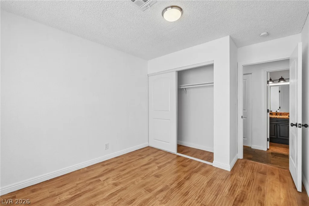 5829 Thor, Las Vegas, NV 89103