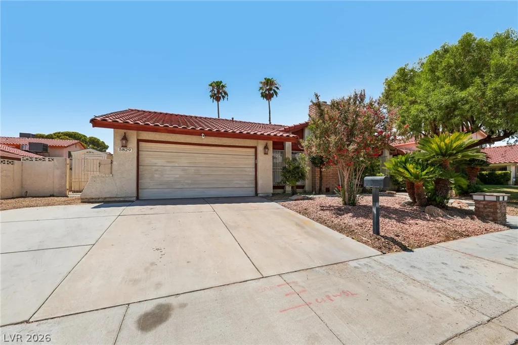 5829 Thor, Las Vegas, NV 89103