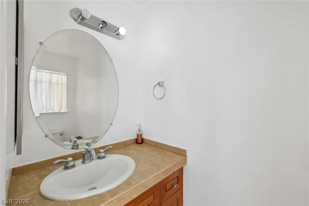 5829 Thor, Las Vegas, NV 89103