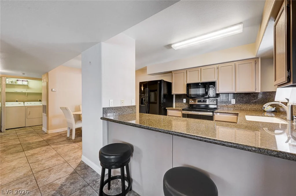 2725 Nellis, Las Vegas, NV 89121