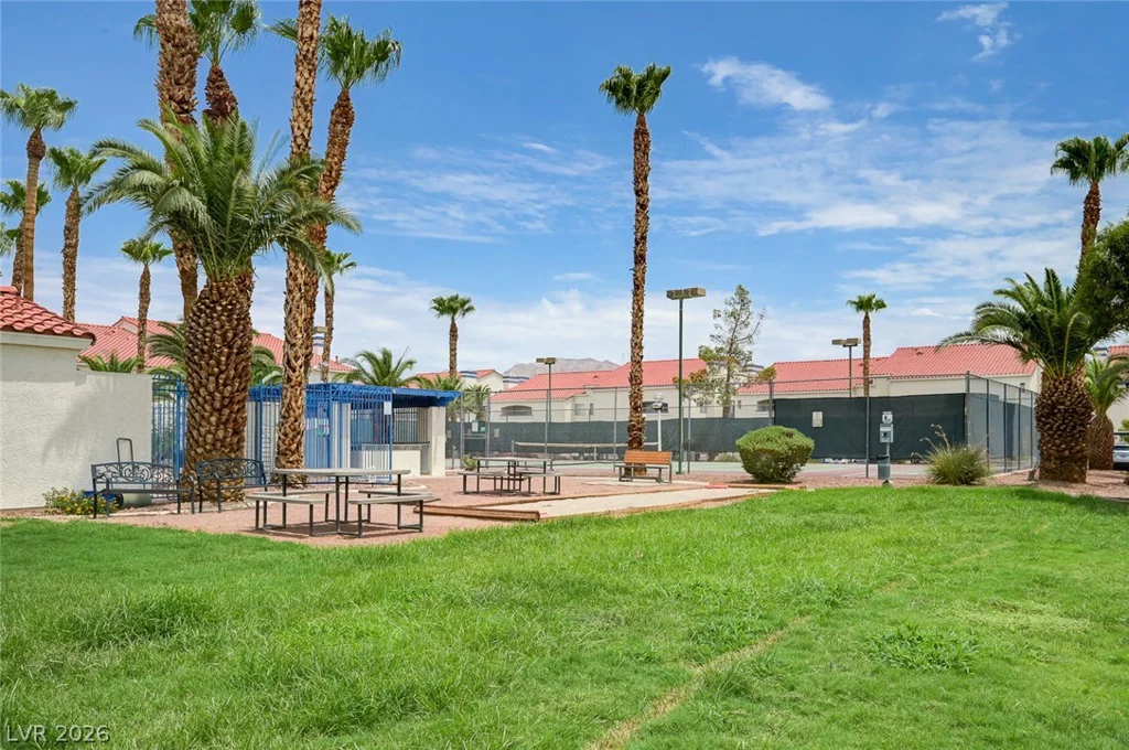2725 Nellis, Las Vegas, NV 89121
