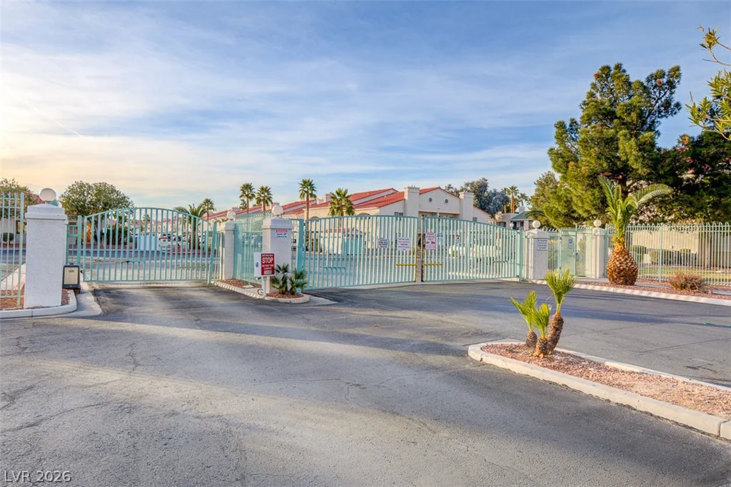 2725 Nellis, Las Vegas, NV 89121