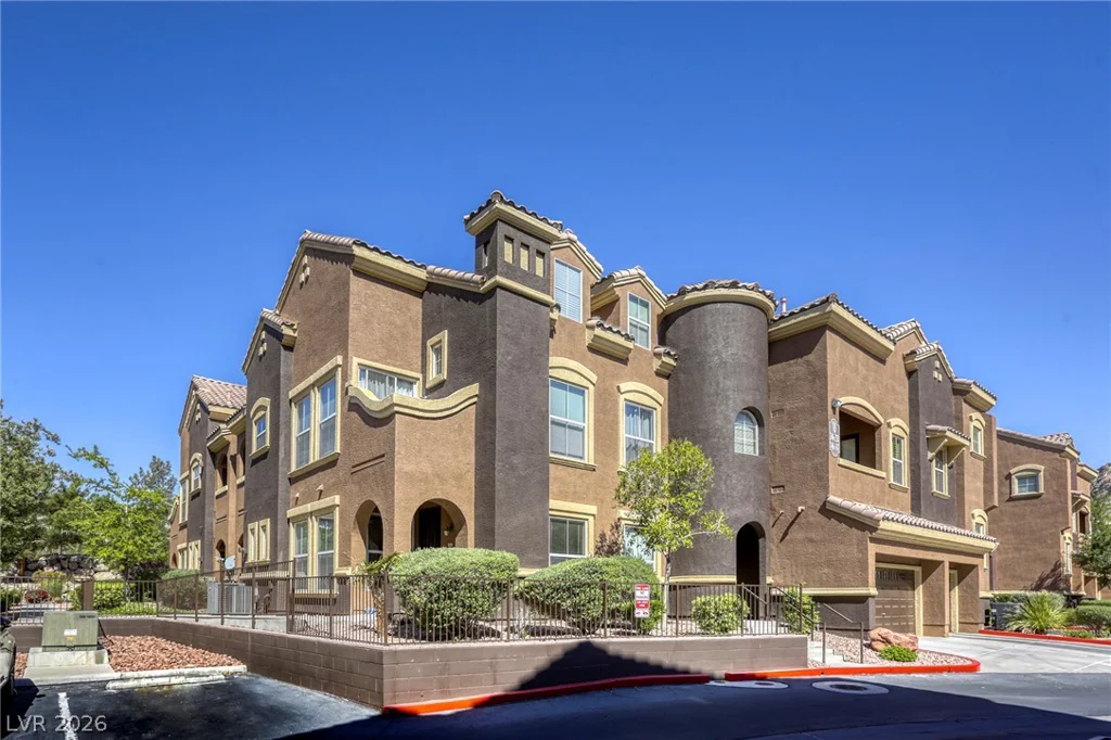 3975 Hualapai, Las Vegas, NV 89129