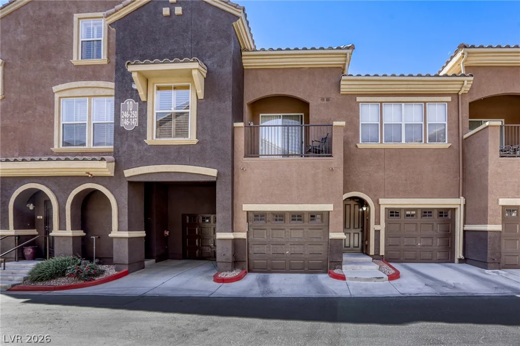 3975 Hualapai, Las Vegas, NV 89129