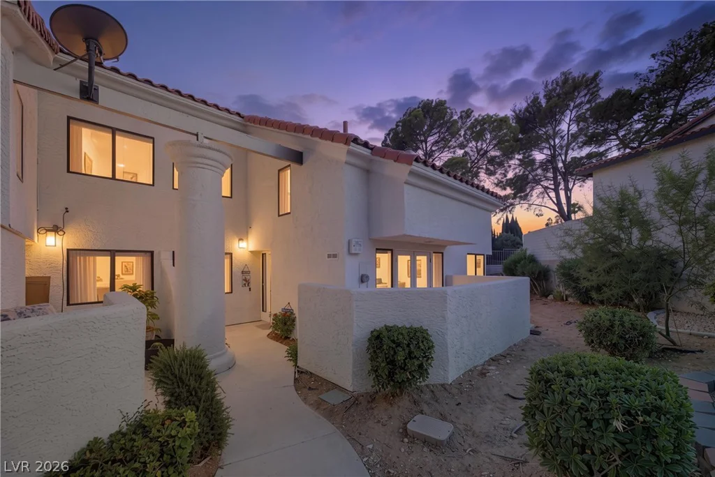 2720 Baycliff, Las Vegas, NV 89117