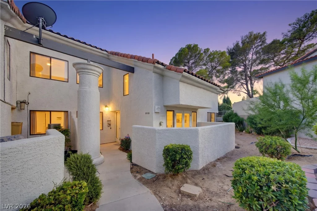 2720 Baycliff, Las Vegas, NV 89117
