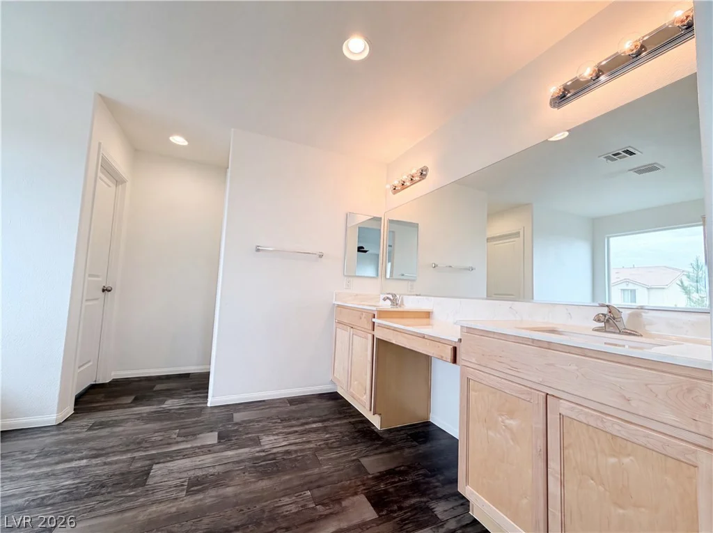 1911 Luxor Lights, North Las Vegas, NV 89081