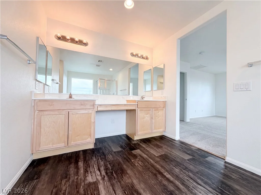 1911 Luxor Lights, North Las Vegas, NV 89081