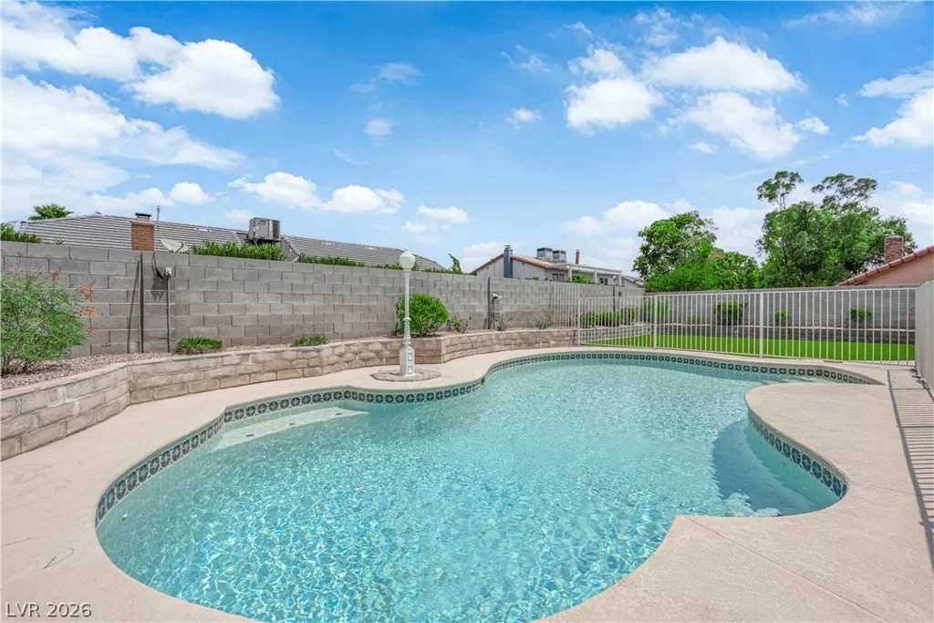 6320 Peppermill, Las Vegas, NV 89146