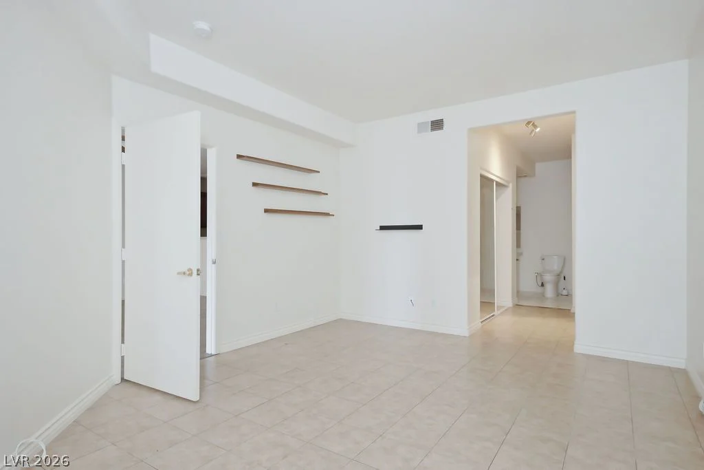 5125 Reno, Las Vegas, NV 89118