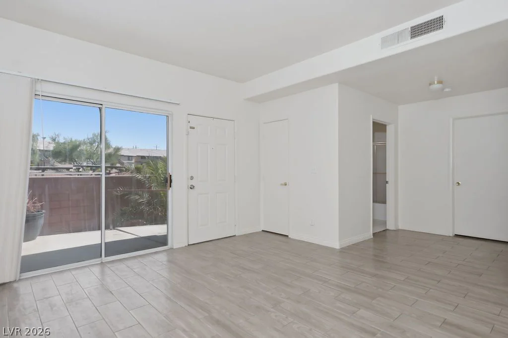 5125 Reno, Las Vegas, NV 89118