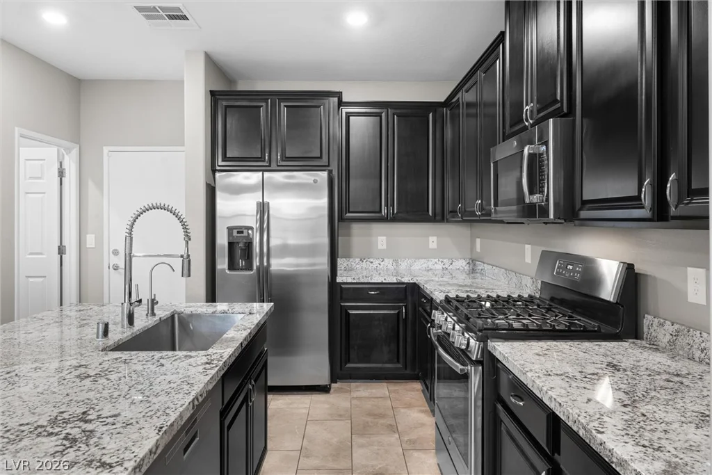 72 Lomita Heights, Las Vegas, NV 89138
