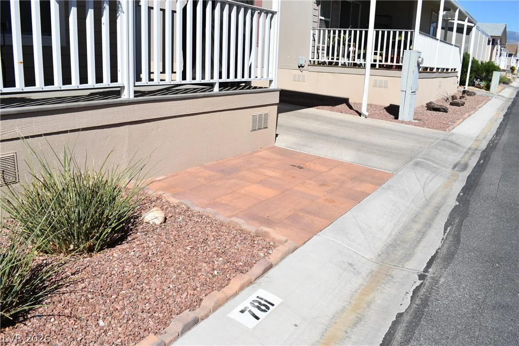 781 Montecito, Pahrump, NV 89048