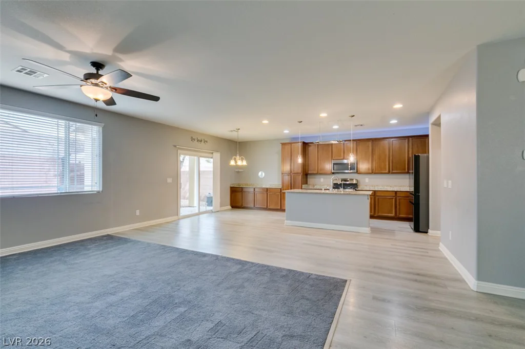 7745 Donner Peak, Las Vegas, NV 89166