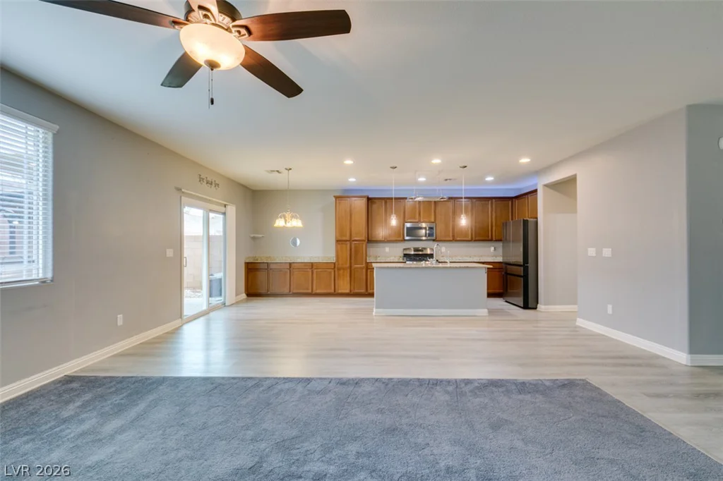 7745 Donner Peak, Las Vegas, NV 89166