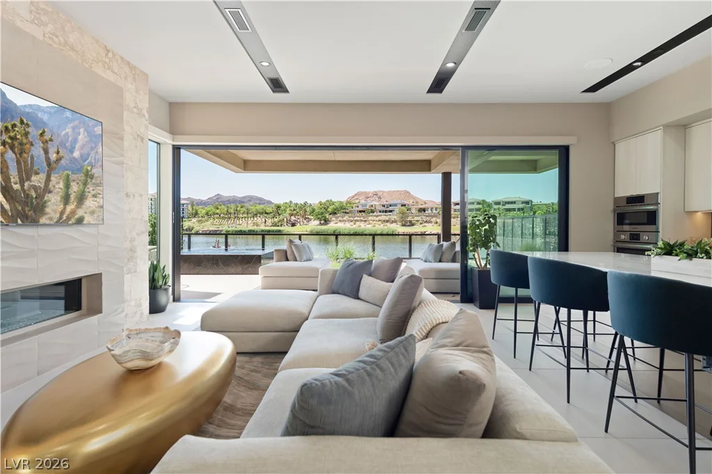 68 Lakefront, Henderson, NV 89011