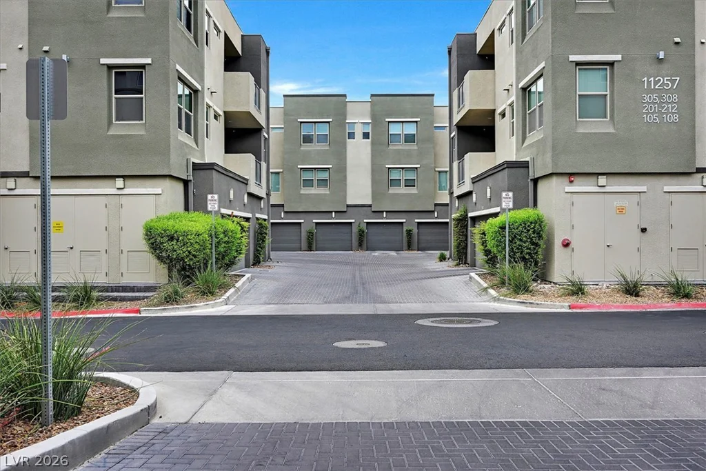 11257 Rainbow Peak, Las Vegas, NV 89135