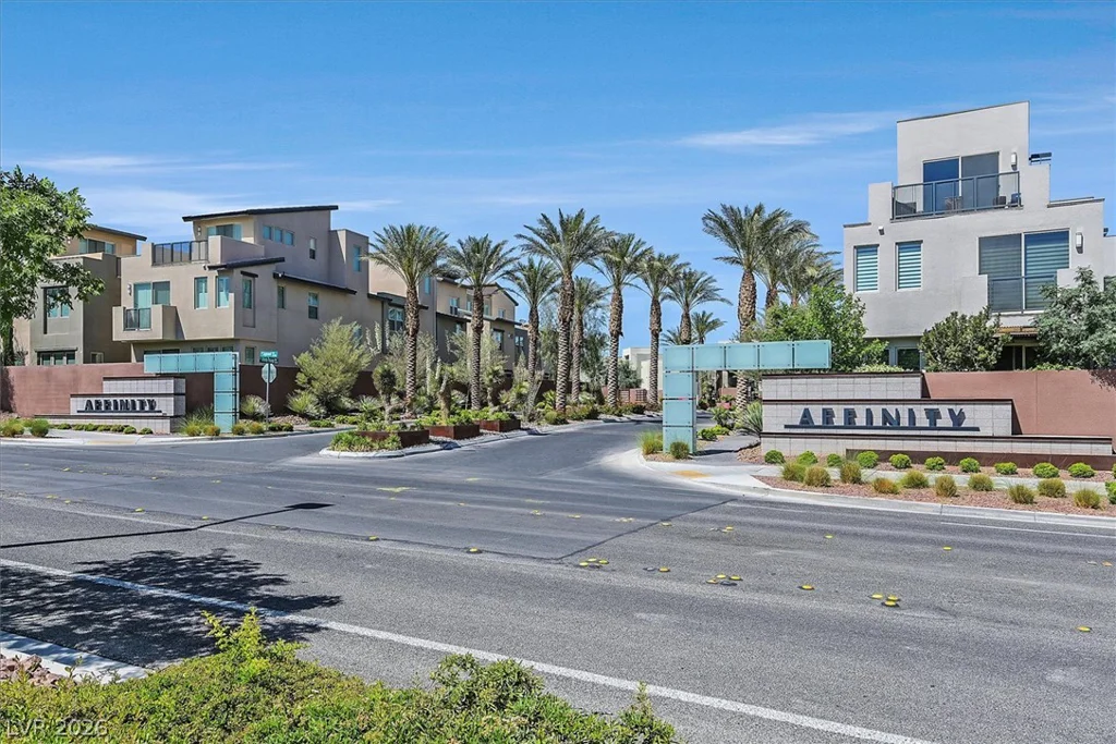 11257 Rainbow Peak, Las Vegas, NV 89135