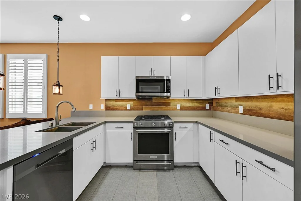 11257 Rainbow Peak, Las Vegas, NV 89135