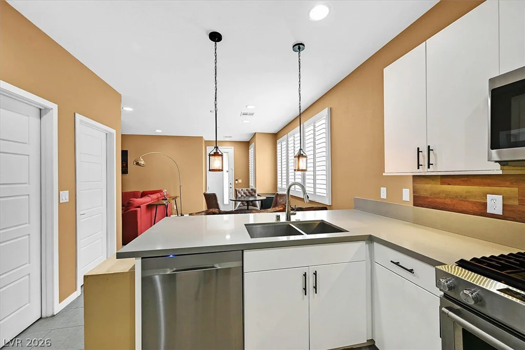 11257 Rainbow Peak, Las Vegas, NV 89135