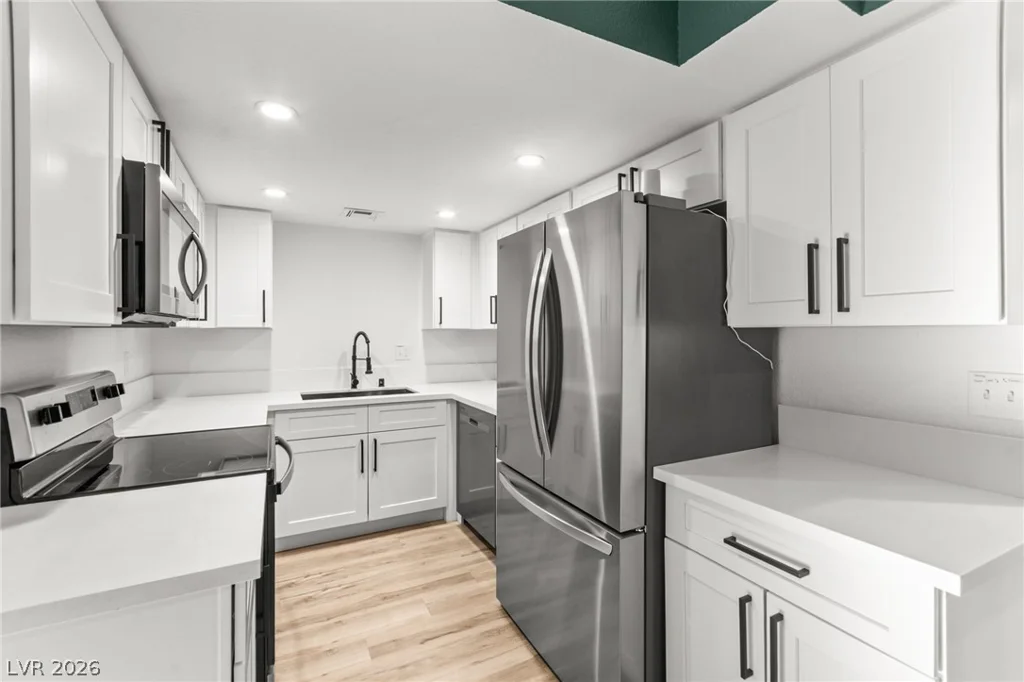 2431 Old Forge, Las Vegas, NV 89121