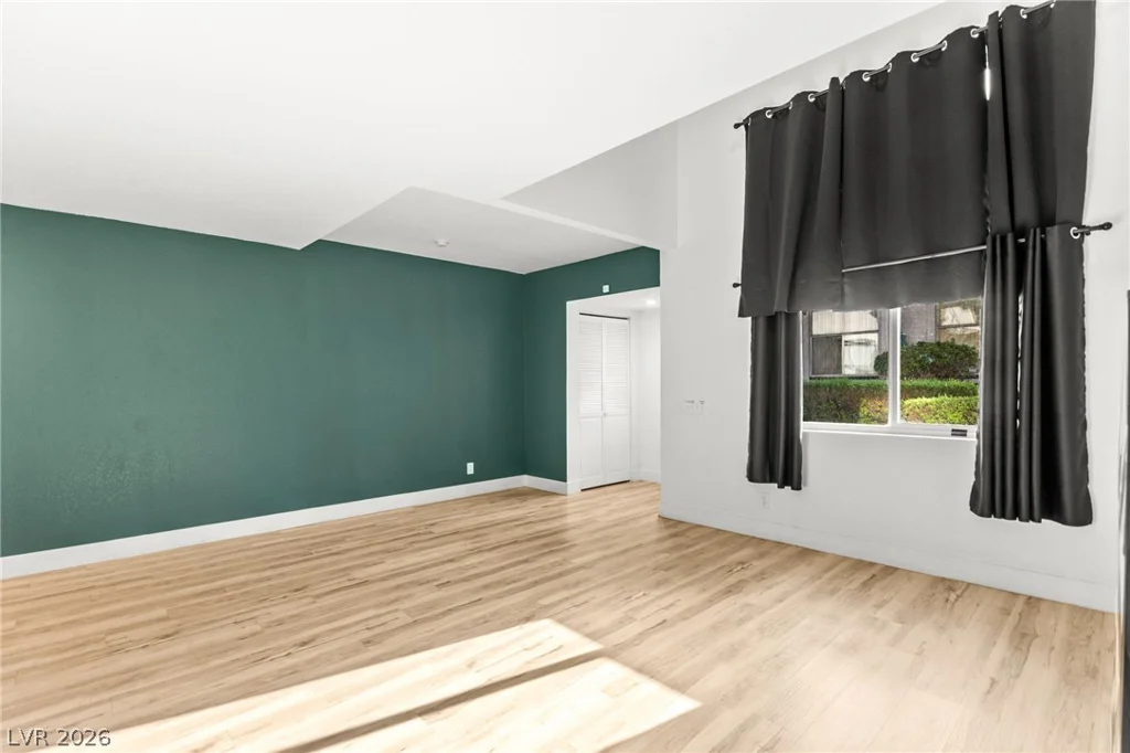 2431 Old Forge, Las Vegas, NV 89121