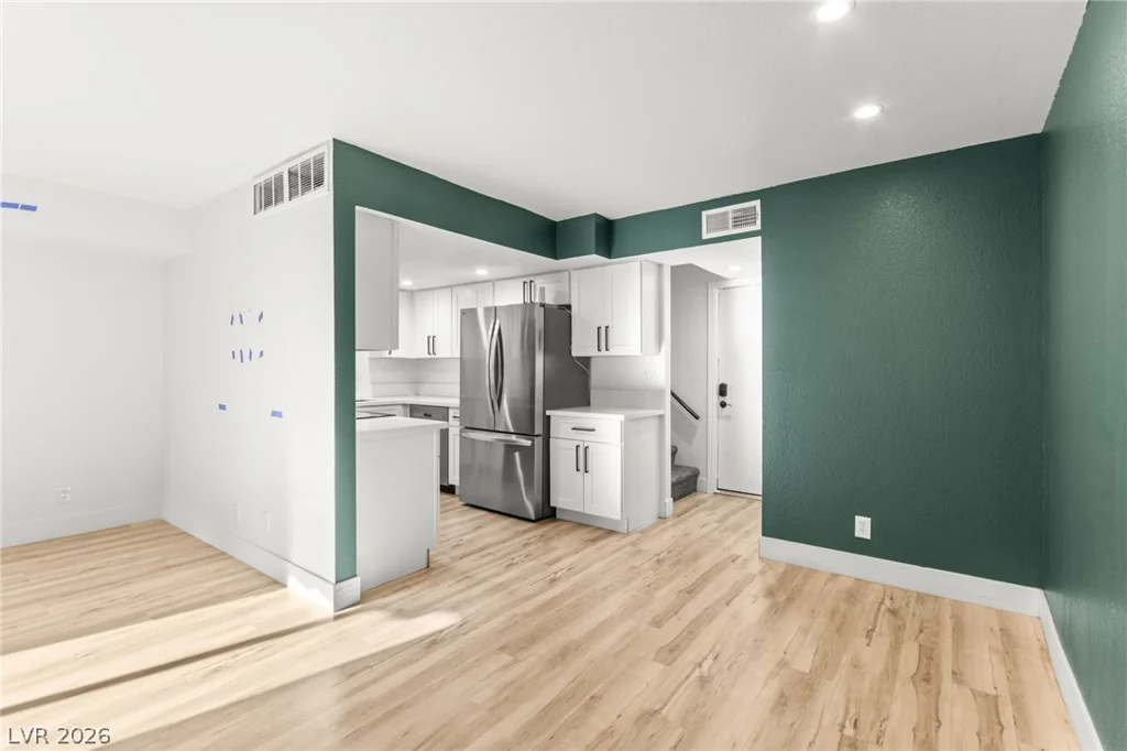 2431 Old Forge, Las Vegas, NV 89121