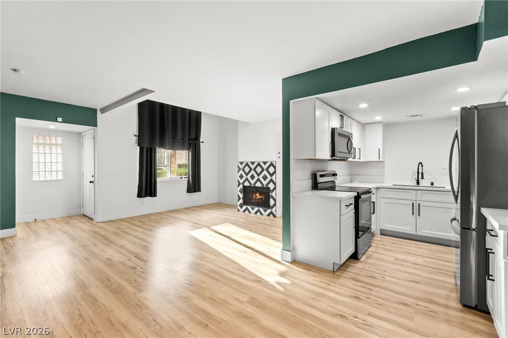2431 Old Forge, Las Vegas, NV 89121