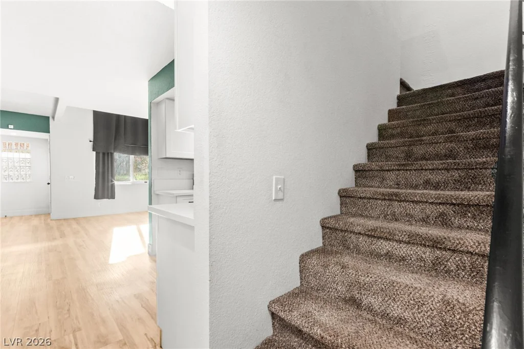 2431 Old Forge, Las Vegas, NV 89121