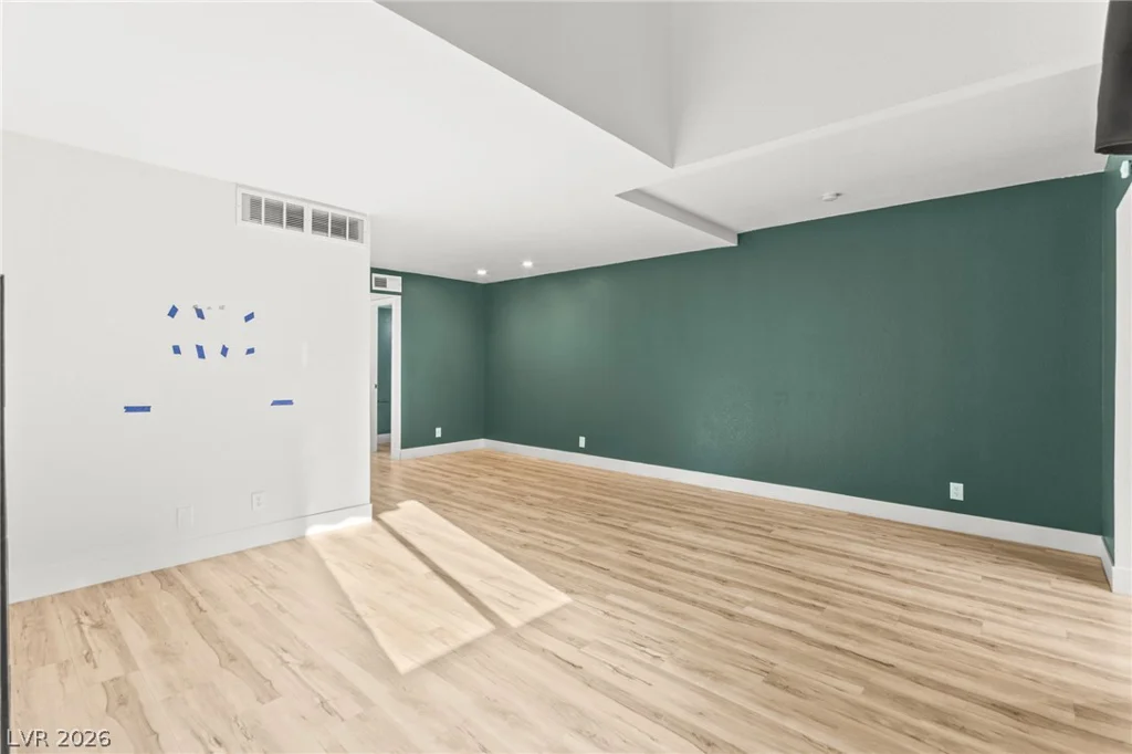 2431 Old Forge, Las Vegas, NV 89121