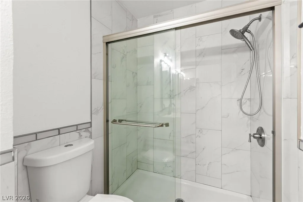 2431 Old Forge, Las Vegas, NV 89121