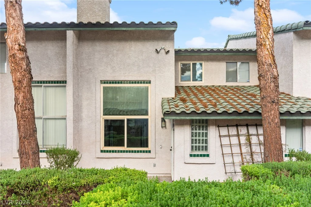 2431 Old Forge, Las Vegas, NV 89121