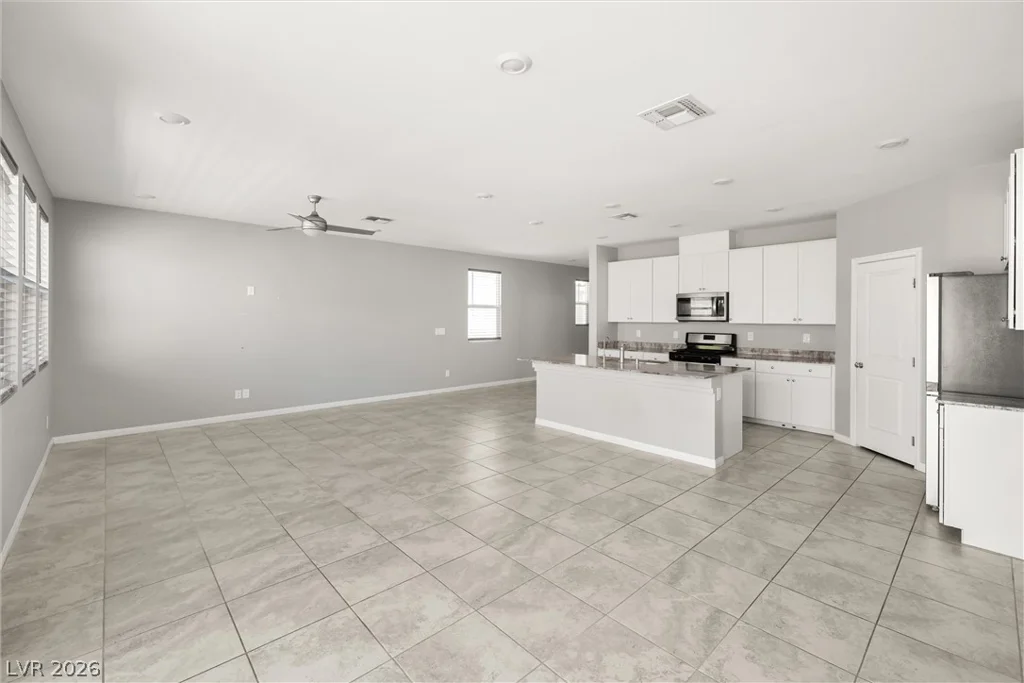 10163 Kings Amethyst, Las Vegas, NV 89141