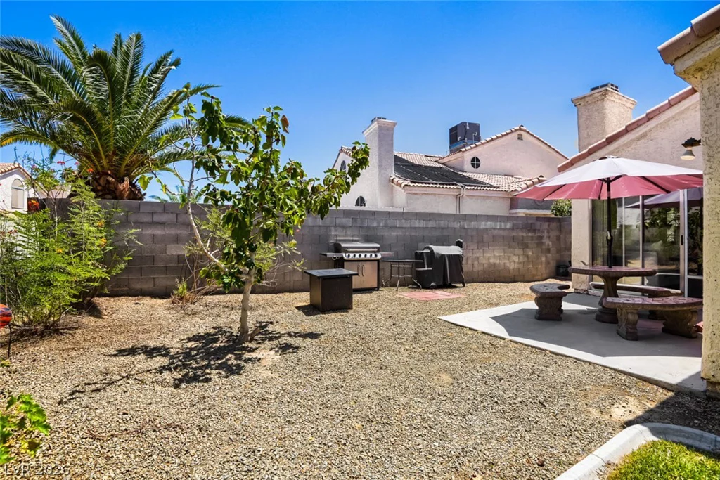 7099 Shadow Crest, Las Vegas, NV 89119