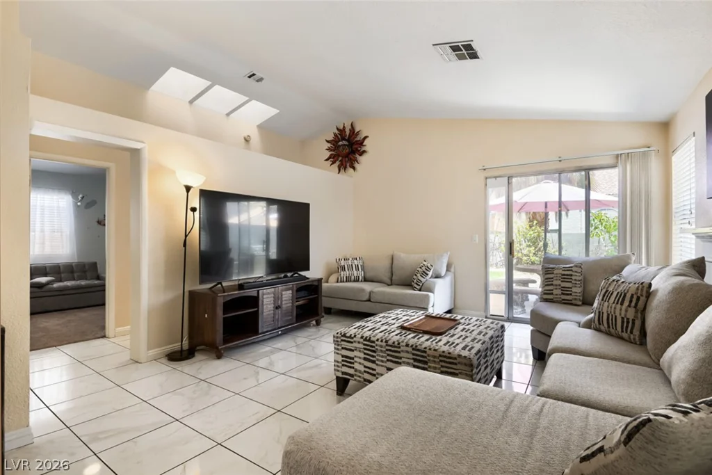 7099 Shadow Crest, Las Vegas, NV 89119