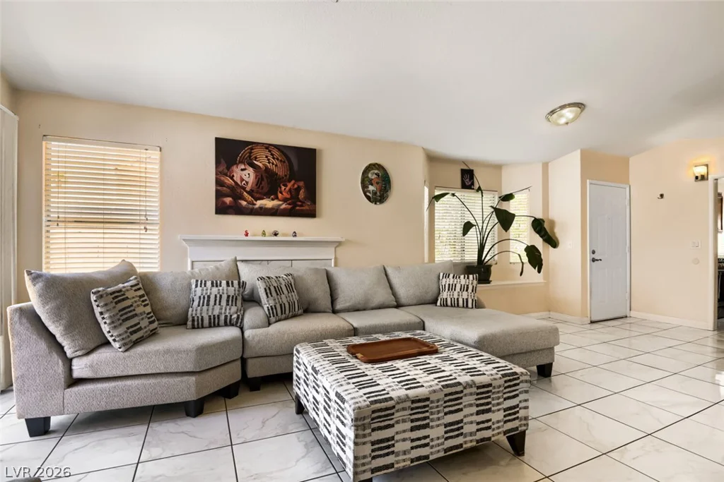 7099 Shadow Crest, Las Vegas, NV 89119